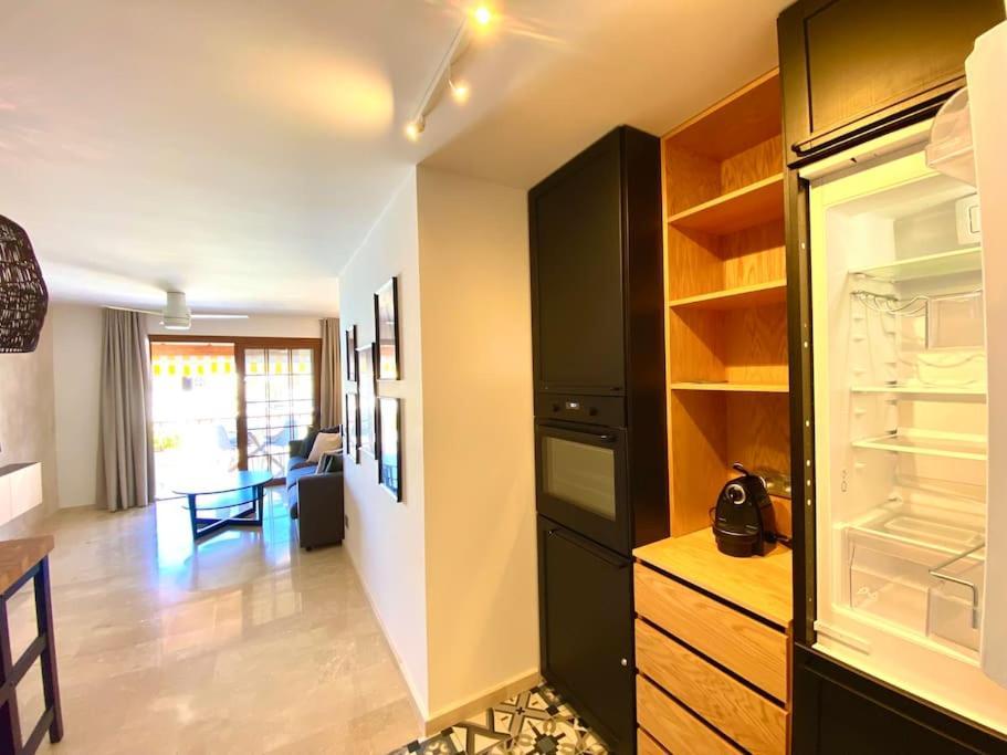 Stylish & Modern 1 Bedroom Suite On Frontline Of Playa Del Duque Costa Adeje  Eksteriør billede