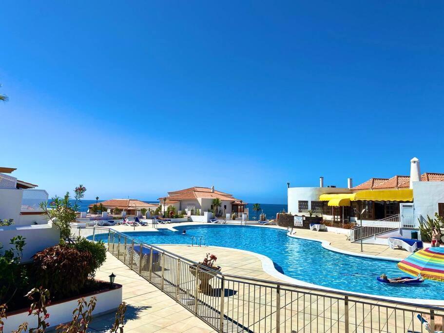Stylish & Modern 1 Bedroom Suite On Frontline Of Playa Del Duque Costa Adeje  Eksteriør billede