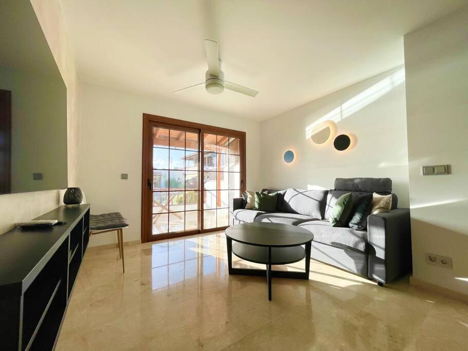 Stylish & Modern 1 Bedroom Suite On Frontline Of Playa Del Duque Costa Adeje  Eksteriør billede