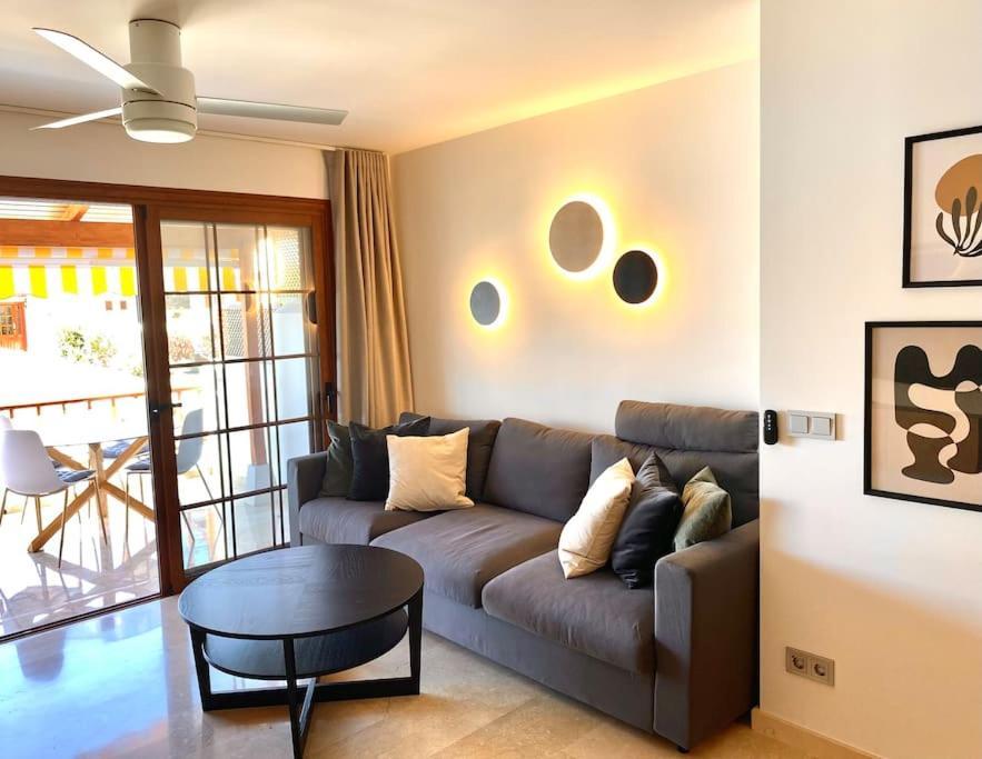 Stylish & Modern 1 Bedroom Suite On Frontline Of Playa Del Duque Costa Adeje  Eksteriør billede
