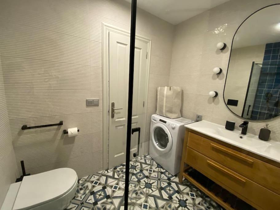 Stylish & Modern 1 Bedroom Suite On Frontline Of Playa Del Duque Costa Adeje  Eksteriør billede